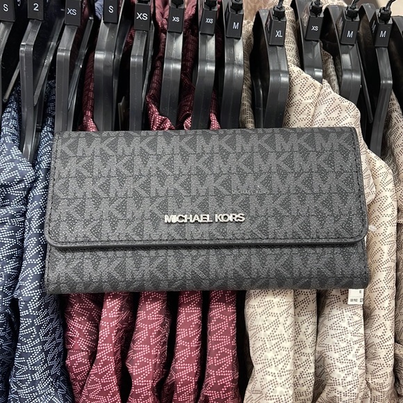 MICHAEL KORS JET SET TRV LARGE TRIFOLD BLACK - Picture 15 of 16